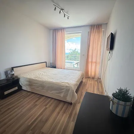 линоляни Apartamento *