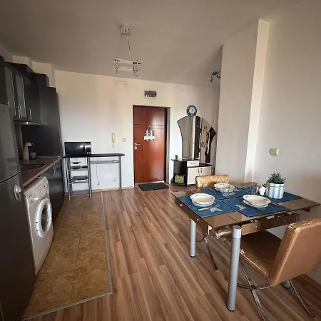 линоляни Apartamento Pomorie