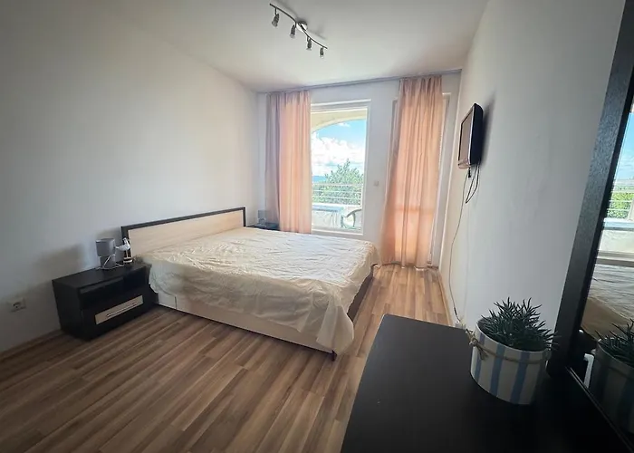 линоляни Апартаменты *